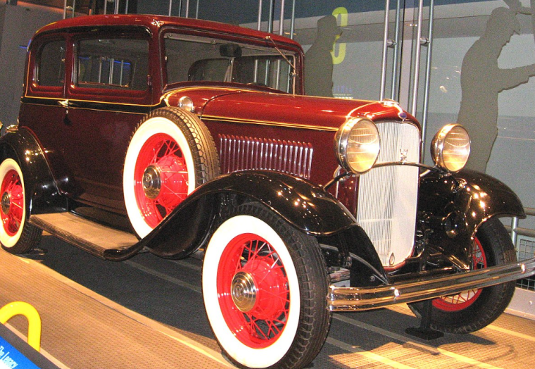Mobil Ford V8 1932: Ikon Klasik dengan Mesin Tangguh