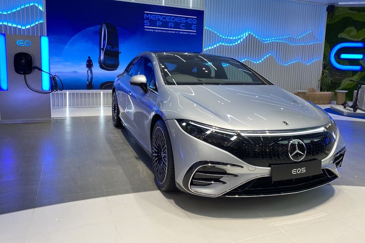 Mobil Mercedes-Benz W10 EQ Power+: Inovasi Kendaraan Listrik Premium