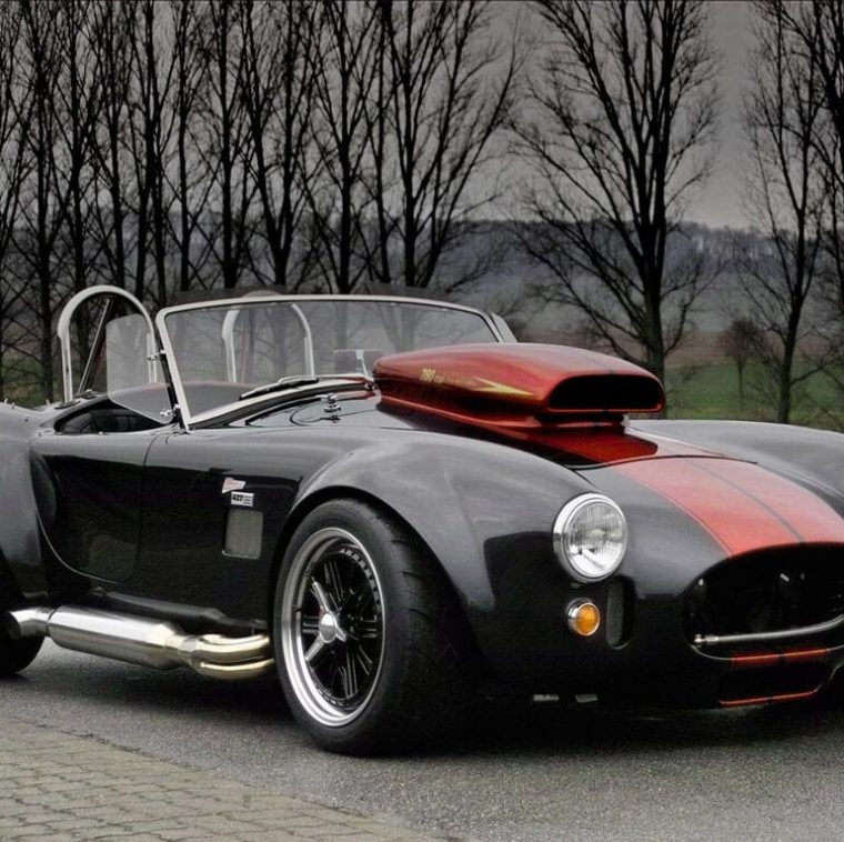 Mobil Weineck Cobra 780cui: Kendaraan Sport Berkinerja Tinggi